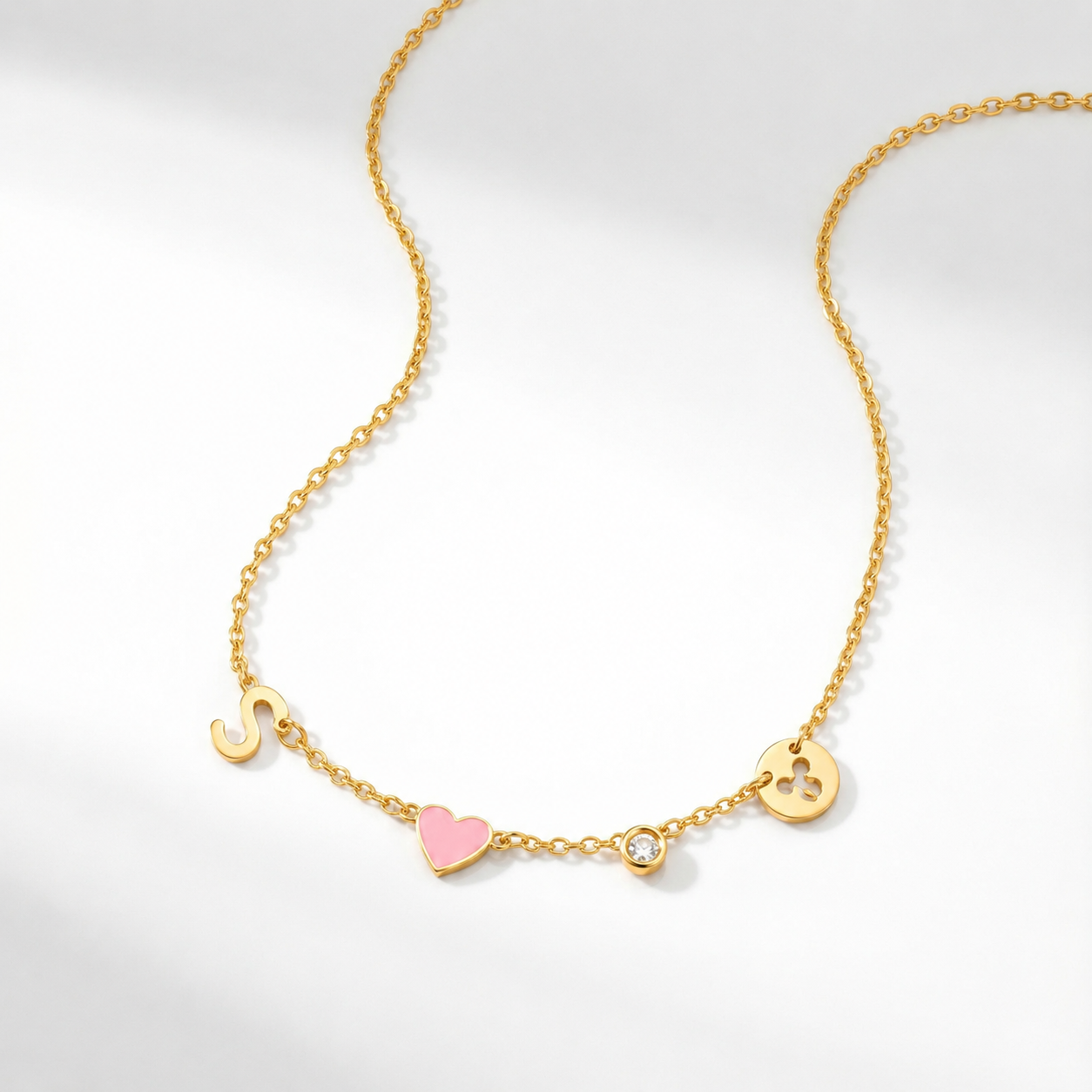 Babylon | Collar con inicial con forma corazón