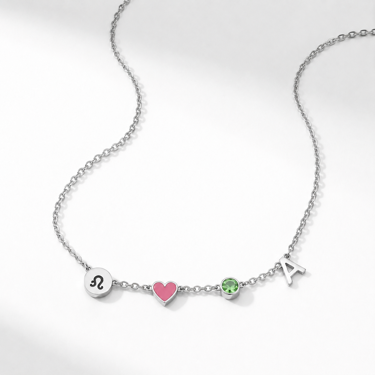Babylon | Collar con inicial con forma corazón